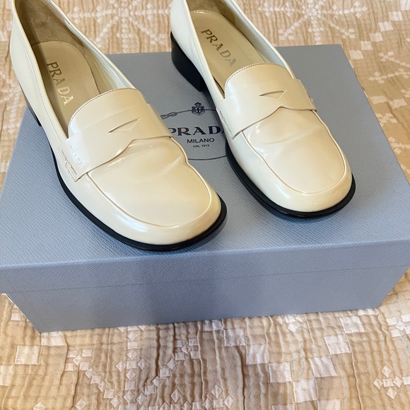 Prada Women's Beige Loafers - Picture 1 of 2